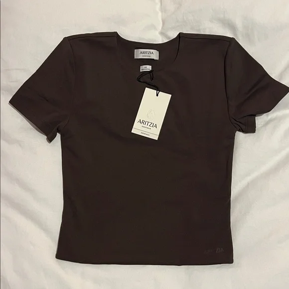 Aritzia Original Contour Crew Waist T-shirt - NWT - Picture 6 of 6